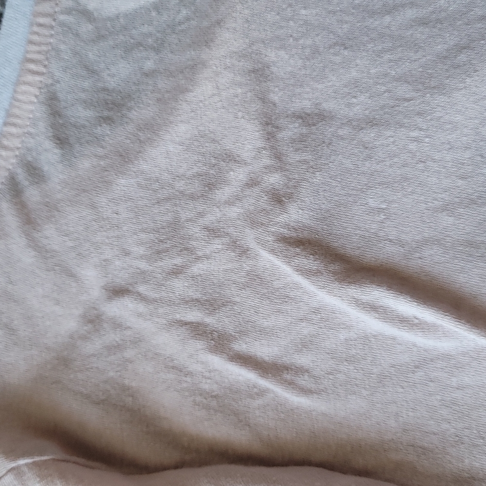 Old Navy Soft Tee - Medium Slim Fit - Picture 5 of 5